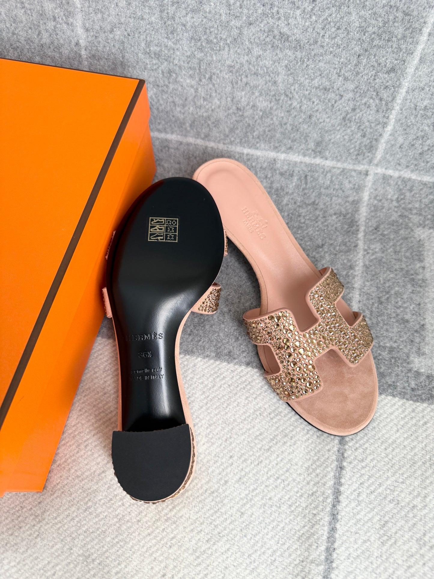 Hermes Oasis Sandal Pink Crystal - 36.5 (Brand New)