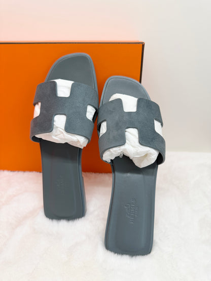 Hermès Oran Sandal Bleu Tonnerre – Size 38 | Brand New