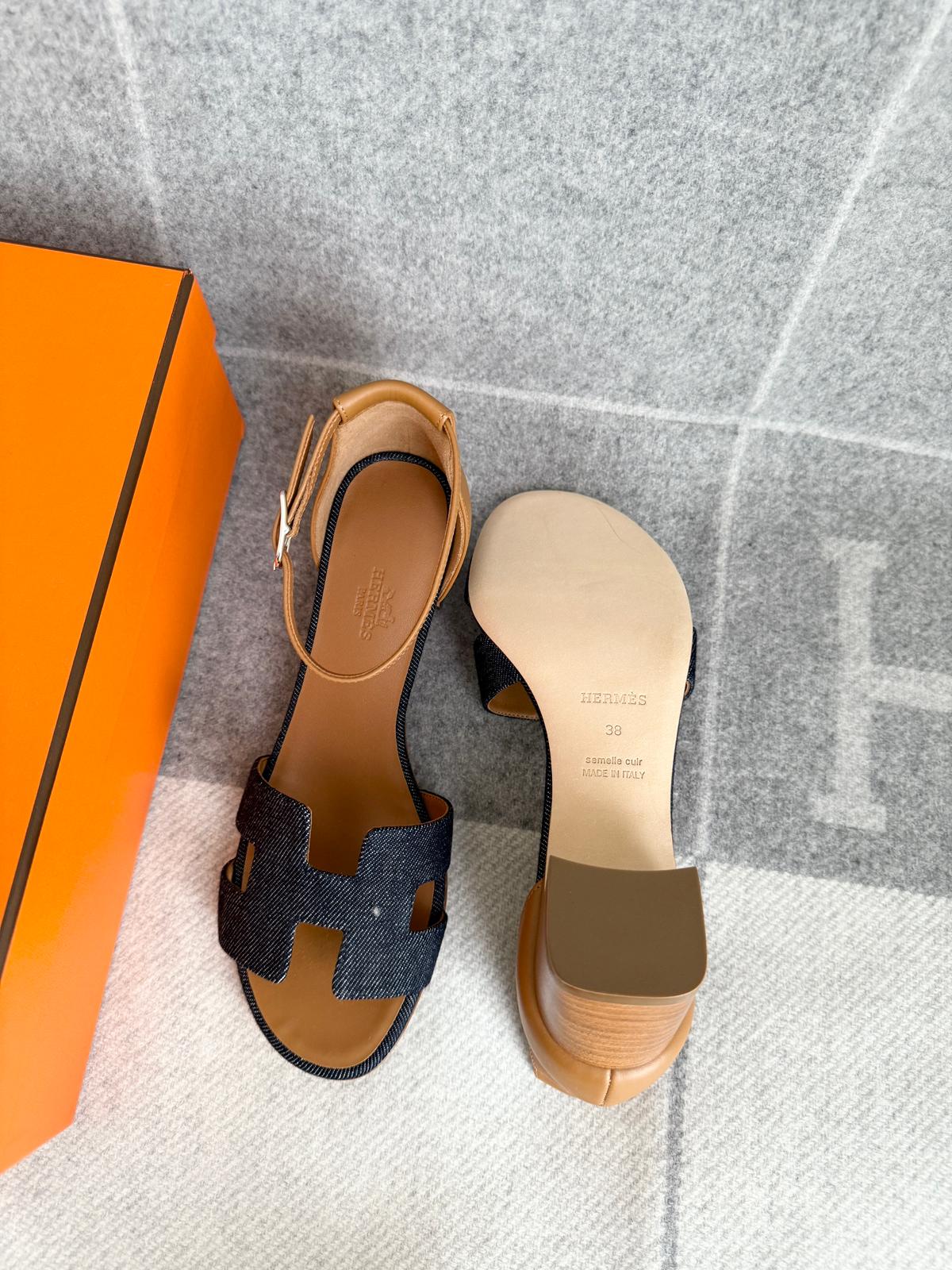 Hermes Encens Sandal - 38 (Brand New)